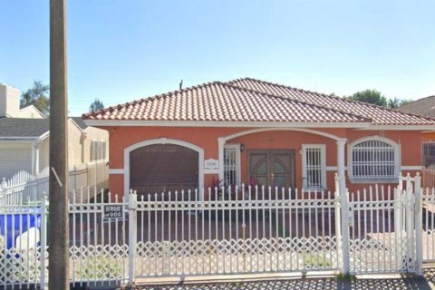 Купить виллу или дом в Майами, Флорида 4 спальни, 209.22м2, № 1985539 - фото 1