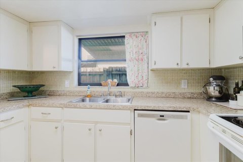 Casa en venta en Holiday, Florida, 2 dormitorios, 129.41 m2 № 1904979 - foto 13