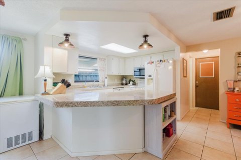 Casa en venta en Holiday, Florida, 2 dormitorios, 129.41 m2 № 1904979 - foto 12