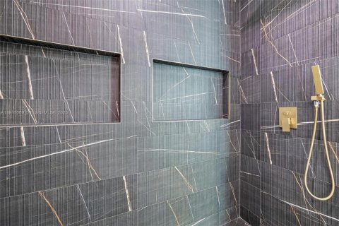 Купить виллу или дом в Майами, Флорида 4 спальни, № 1972623 - фото 25