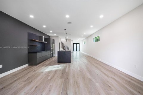 Купить виллу или дом в Майами, Флорида 4 спальни, № 1972623 - фото 15