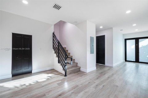 Купить виллу или дом в Майами, Флорида 4 спальни, № 1972623 - фото 18