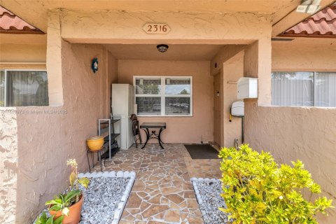 Villa ou maison à vendre à North Lauderdale, Floride: 2 chambres, 89.37 m2 № 1938013 - photo 6