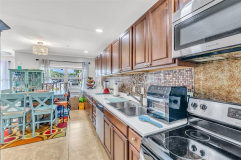 Villa ou maison à vendre à North Lauderdale, Floride: 2 chambres, 89.37 m2 № 1938013 - photo 16