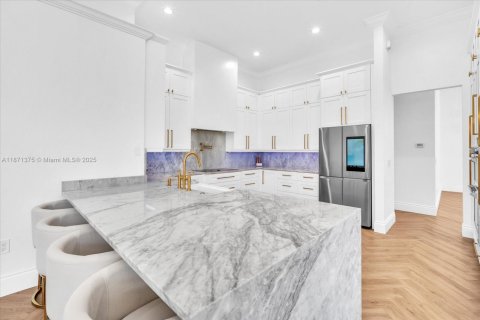 Villa ou maison à louer à Miramar, Floride: 5 chambres, 264.21 m2 № 1919974 - photo 19