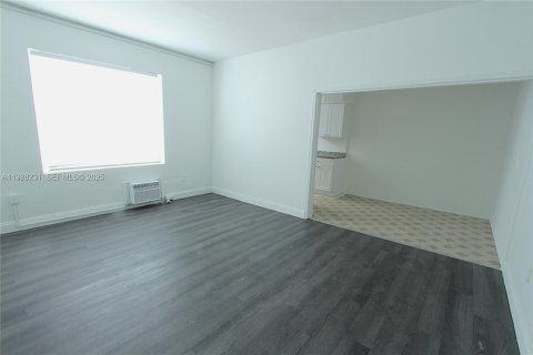 Condo in Miami Beach, Florida, 1 bedroom  № 2056440 - photo 6