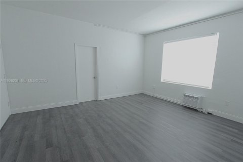 Condo in Miami Beach, Florida, 1 bedroom  № 2056440 - photo 3