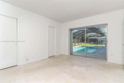 Купить виллу или дом в Пальметто-Бей, Флорида 7 комнат, 167.5м2, № 1964052 - фото 7