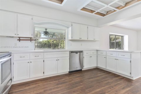 Купить виллу или дом в Пальметто-Бей, Флорида 7 комнат, 167.5м2, № 1964052 - фото 4