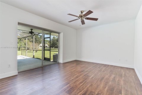 Купить виллу или дом в Пальметто-Бей, Флорида 7 комнат, 167.5м2, № 1964052 - фото 6