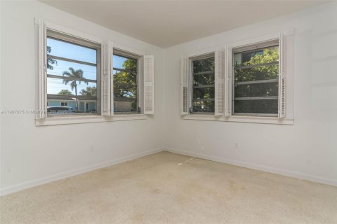 Купить виллу или дом в Пальметто-Бей, Флорида 7 комнат, 167.5м2, № 1964052 - фото 10