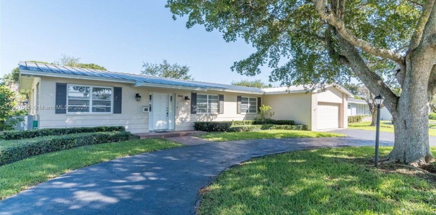 Дом в Пальметто-Бей, Флорида 7 комнат, 167.5м2 № 1964052