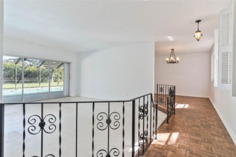 Купить виллу или дом в Пальметто-Бей, Флорида 7 комнат, 167.5м2, № 1964052 - фото 2