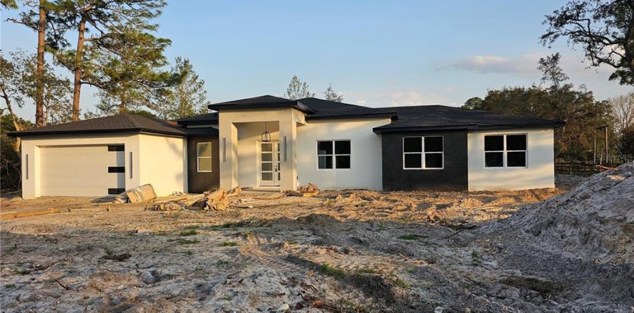 Villa ou maison à Eustis, Floride 4 chambres, 247.12 m2 № 1510709