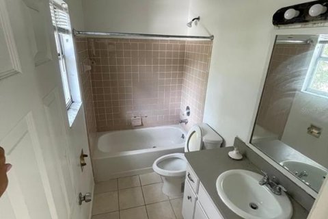 House in Orlando, Florida 3 bedrooms, 119.57 sq.m. № 1624909 - photo 7