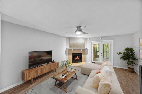 Touwnhouse à vendre à Gainesville, Floride: 2 chambres, 107.02 m2 № 2373040 - photo 8