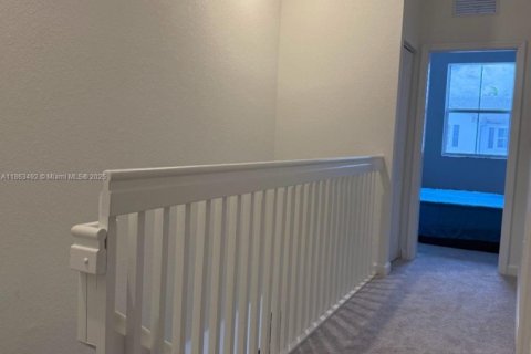 Снять в аренду таунхаус в Хомстед, Флорида 3 спальни, 129.41м2, № 1961728 - фото 17