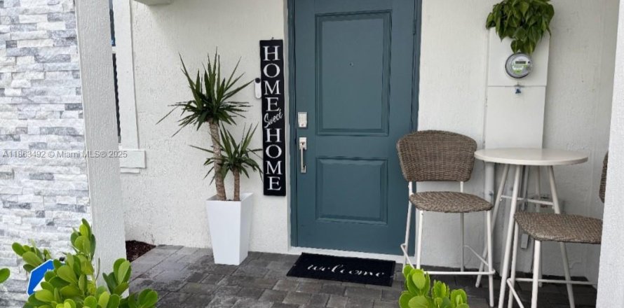 Таунхаус в Хомстед, Флорида 3 спальни, 129.41м2 № 1961728