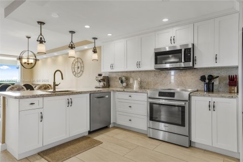 Condominio en venta en Pompano Beach, Florida, 3 dormitorios, 129.13 m2 № 1860781 - foto 2