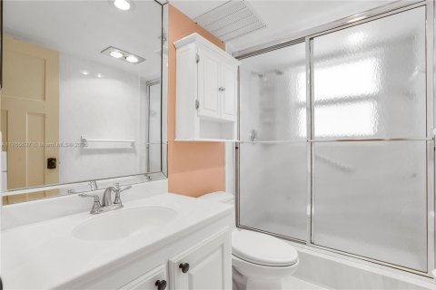 Condominio en venta en Pompano Beach, Florida, 3 dormitorios, 129.13 m2 № 1860781 - foto 21