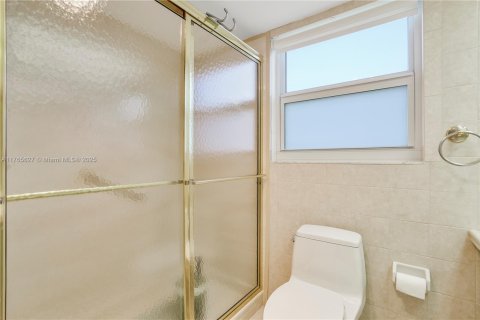 Condominio en venta en Pompano Beach, Florida, 3 dormitorios, 129.13 m2 № 1860781 - foto 18