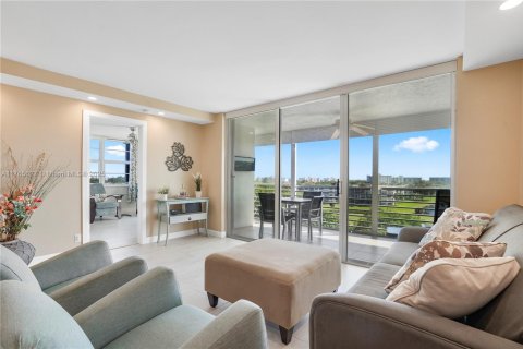 Condominio en venta en Pompano Beach, Florida, 3 dormitorios, 129.13 m2 № 1860781 - foto 6