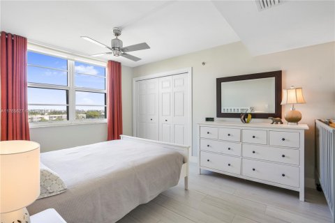 Condominio en venta en Pompano Beach, Florida, 3 dormitorios, 129.13 m2 № 1860781 - foto 20