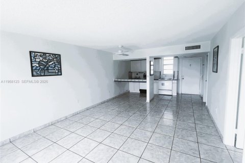 Copropriété à vendre à Aventura, Floride: 1 chambre, 71.35 m2 № 2078920 - photo 6