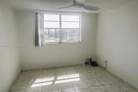 Copropriété à vendre à Aventura, Floride: 1 chambre, 71.35 m2 № 2078920 - photo 10
