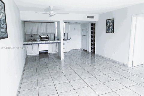 Copropriété à vendre à Aventura, Floride: 1 chambre, 71.35 m2 № 2078920 - photo 7