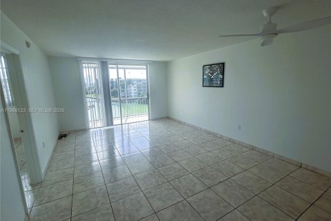 Copropriété à vendre à Aventura, Floride: 1 chambre, 71.35 m2 № 2078920 - photo 5