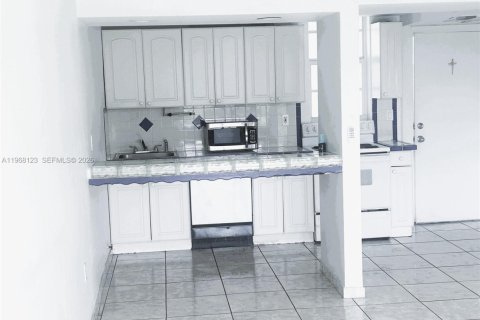 Copropriété à vendre à Aventura, Floride: 1 chambre, 71.35 m2 № 2078920 - photo 8