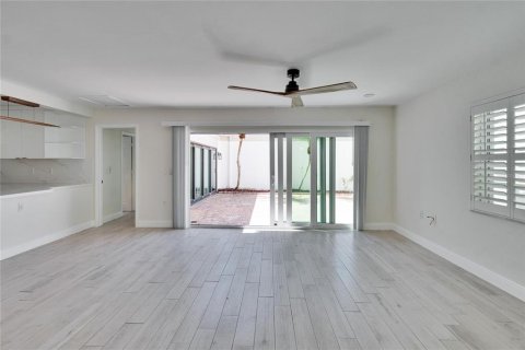 Купить виллу или дом в Олдсмар, Флорида 8 комнат, 139.35м2, № 1586253 - фото 16