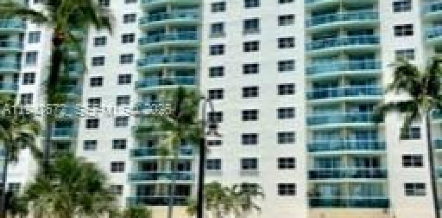 Кондоминиум с 1 спальней в Санни-Айлс-Бич, Флорида № 2004303