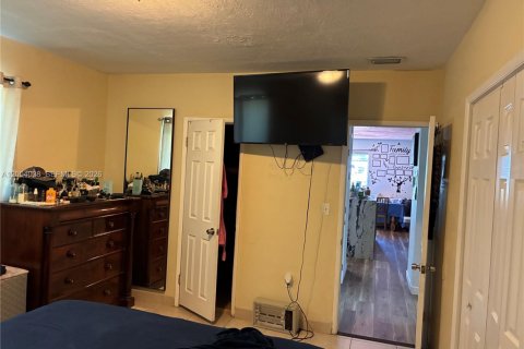 House in North Miami Beach, Florida 3 bedrooms, 123.28 sq.m. № 2071398 - photo 16