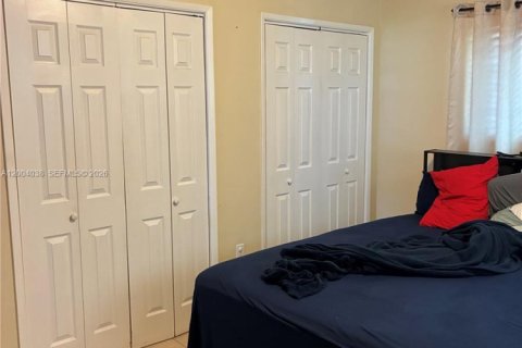 House in North Miami Beach, Florida 3 bedrooms, 123.28 sq.m. № 2071398 - photo 17