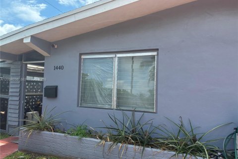 House in North Miami Beach, Florida 3 bedrooms, 123.28 sq.m. № 2071398 - photo 4