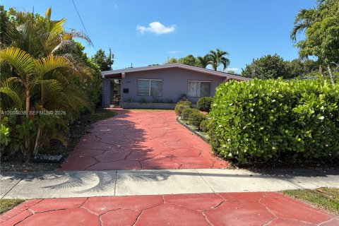 House in North Miami Beach, Florida 3 bedrooms, 123.28 sq.m. № 2071398 - photo 3