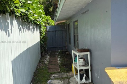 House in North Miami Beach, Florida 3 bedrooms, 123.28 sq.m. № 2071398 - photo 26