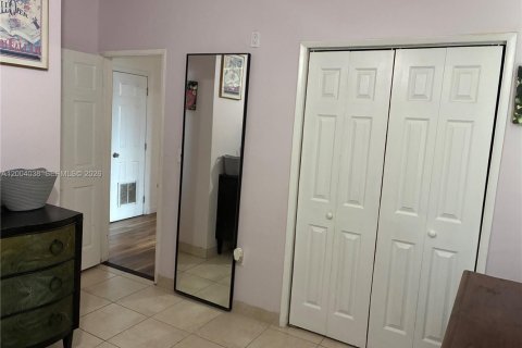 House in North Miami Beach, Florida 3 bedrooms, 123.28 sq.m. № 2071398 - photo 14