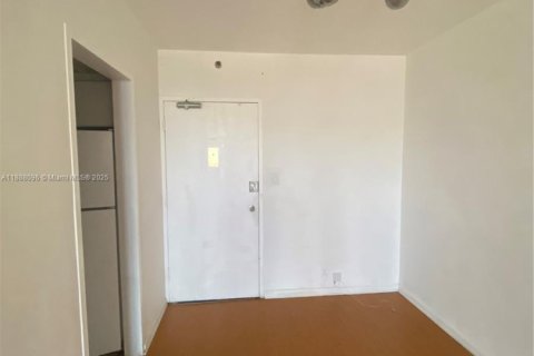 Condo in Miami Beach, Florida, 1 bedroom  № 1942071 - photo 7