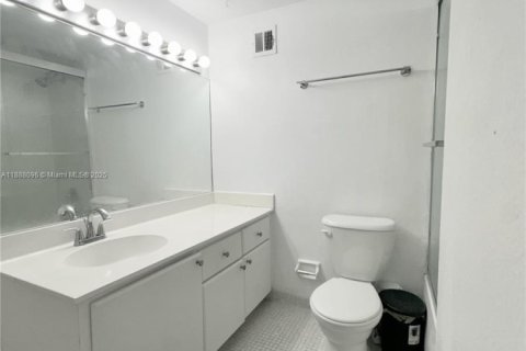 Condo in Miami Beach, Florida, 1 bedroom  № 1942071 - photo 9