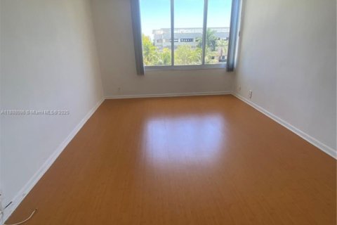 Condo in Miami Beach, Florida, 1 bedroom  № 1942071 - photo 6