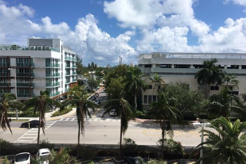 Condo in Miami Beach, Florida, 1 bedroom  № 1942071 - photo 2