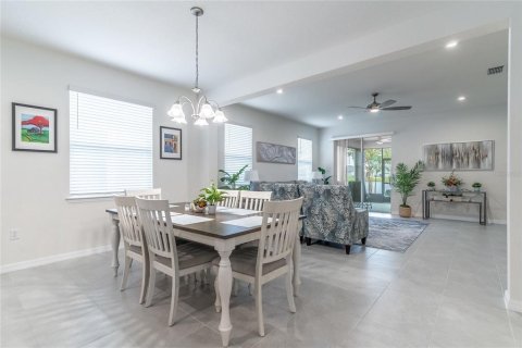 Casa en venta en Kissimmee, Florida, 4 dormitorios, 212 m2 № 1903903 - foto 16