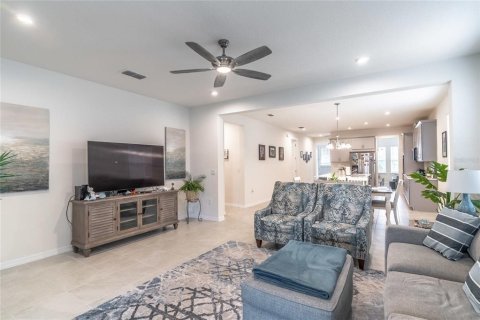 Casa en venta en Kissimmee, Florida, 4 dormitorios, 212 m2 № 1903903 - foto 21