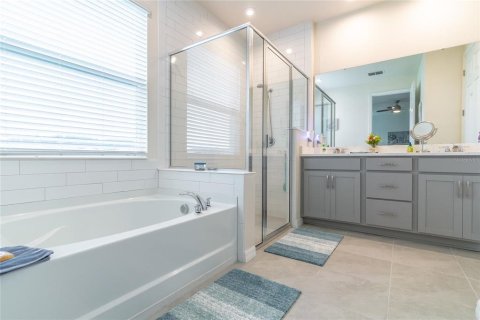 Casa en venta en Kissimmee, Florida, 4 dormitorios, 212 m2 № 1903903 - foto 29
