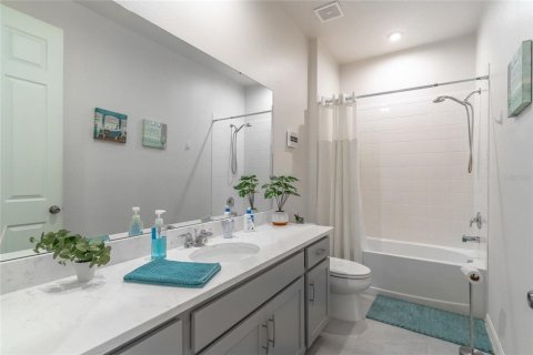 Casa en venta en Kissimmee, Florida, 4 dormitorios, 212 m2 № 1903903 - foto 22