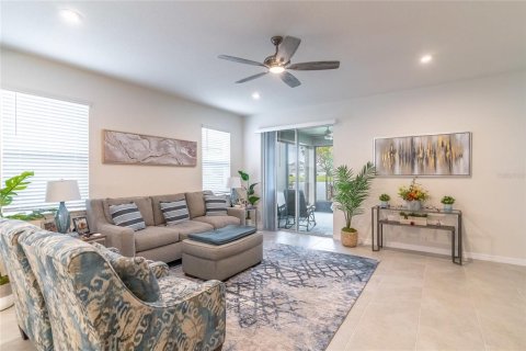 Casa en venta en Kissimmee, Florida, 4 dormitorios, 212 m2 № 1903903 - foto 19