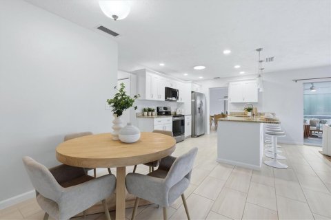 Villa ou maison à vendre à Venice, Floride: 2 chambres, 162.67 m2 № 2406775 - photo 16